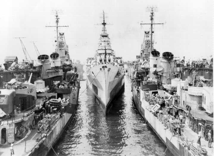 Claxton in drydock with Canberra