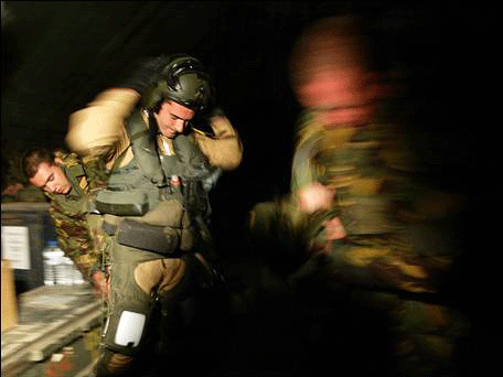 10030321_war_06